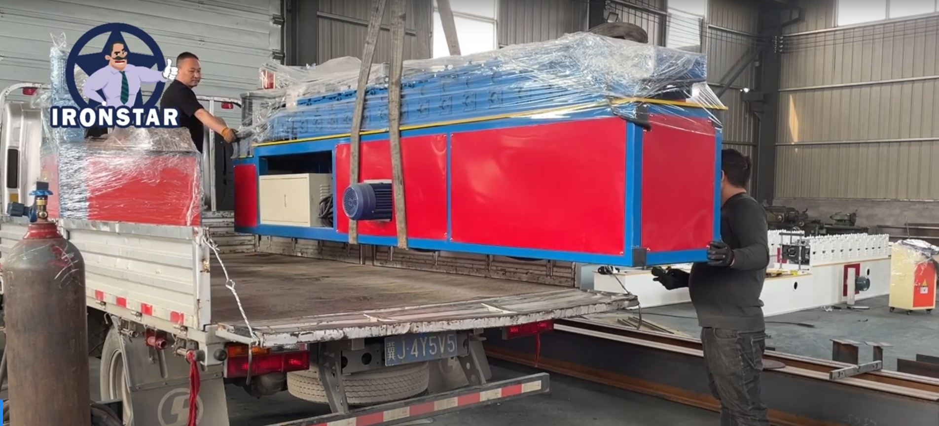 Rolling shutter door roll forming machine ship to TIANJIN port for Trinidad and Tobago