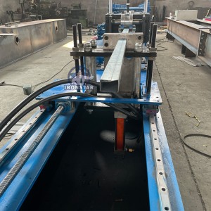 Square tube roll forming machine