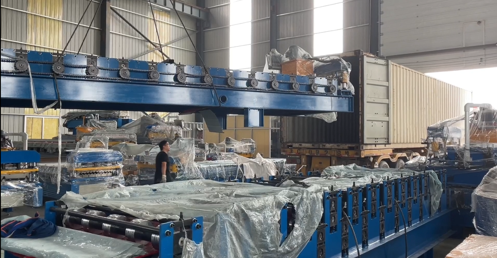 C18 roofing sheet roll forming machine ship to Azerbaijan
