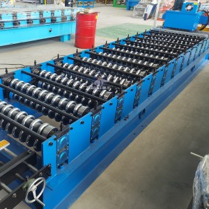 836 corrugated roofing sheet roll forming machine for Chile