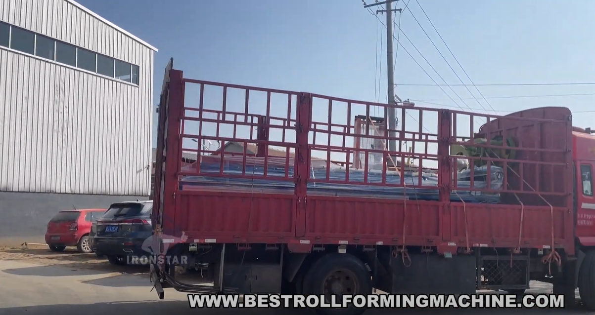 Rolling shutter door roll forming machine ship to Egypt