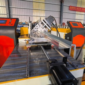 Europe standard high quality C channel roll forming machine
