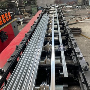 C guide rail roll forming machine