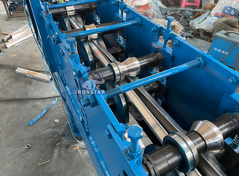 Square tube roll forming machine 4